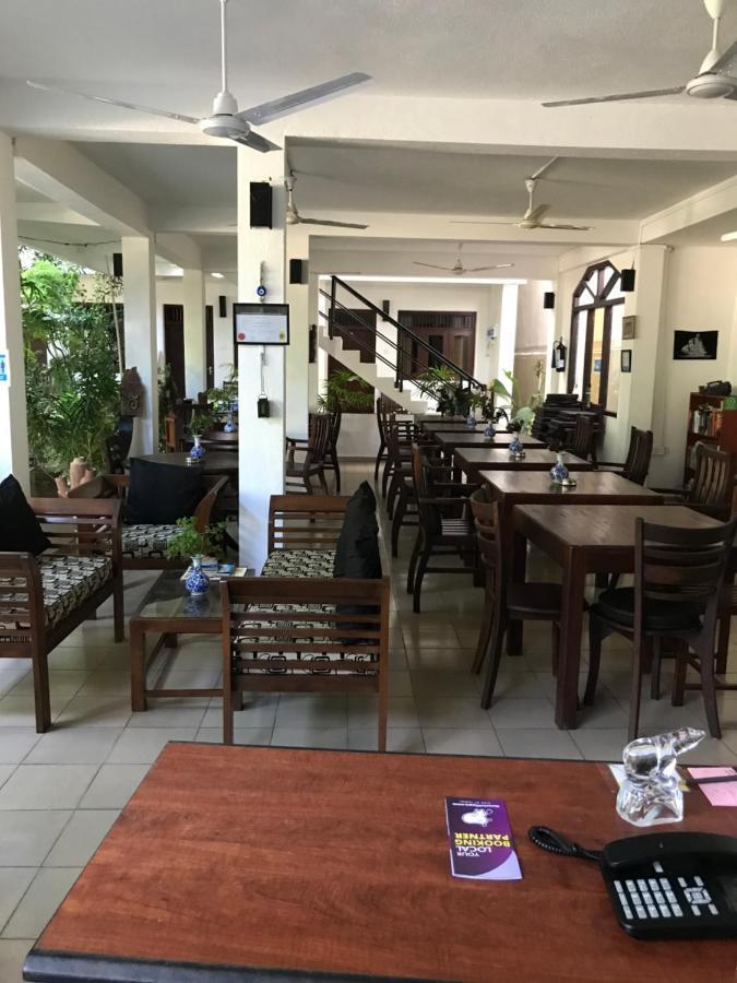 Unawatuna Beach Bungalow - Exterior photo