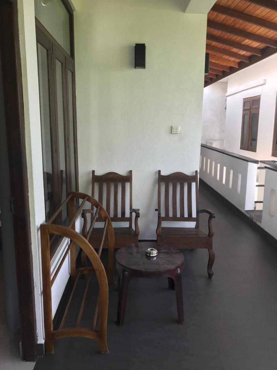 Unawatuna Beach Bungalow - Exterior photo